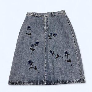 Vintage Liz Claiborne Blue denim skirt with rose embroidery #goth #grunge size 4